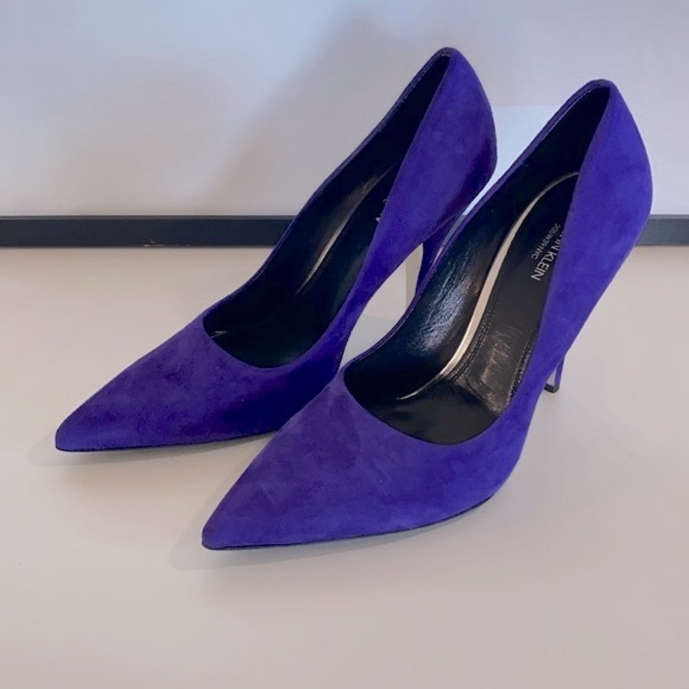 Calvin Klein 205W39NYC Runway Purple Pumps size 38.5